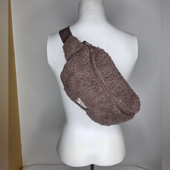 Reebok Handbags - Reebok OS Brown Fleece Belt Bag / Fanny Pack